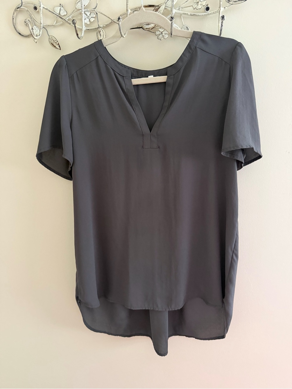 Pleione Olive Green V-Neck Short Sleeve Blouse